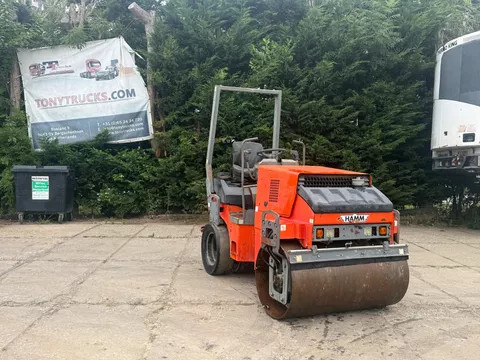 Hamm HD13 Tyred Roller with vibration 900mm